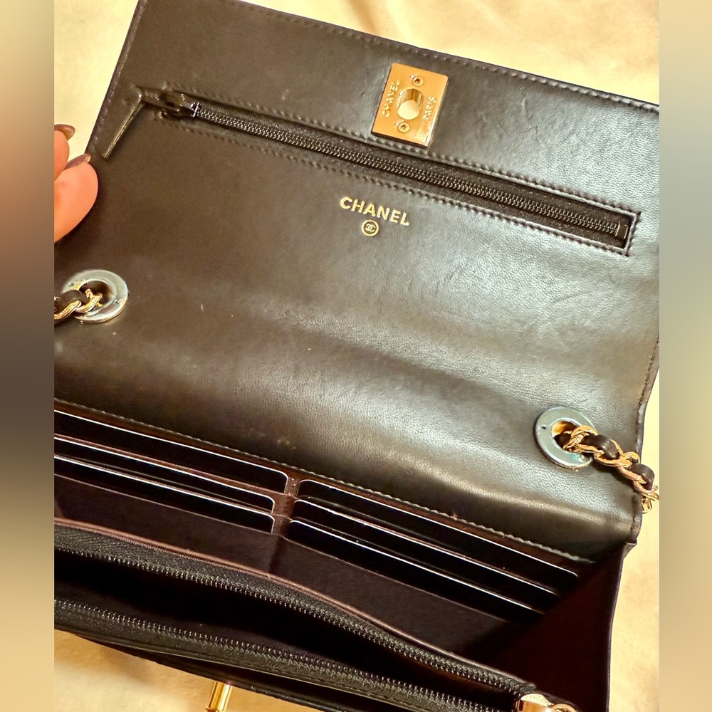 CHANEL Soft Leather Purse ๐ฅ - Picture 10 of 16